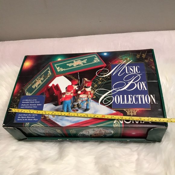 Vintage Noma Music box Christmas Collection plays 18 songs animated. - Picture 5 of 16